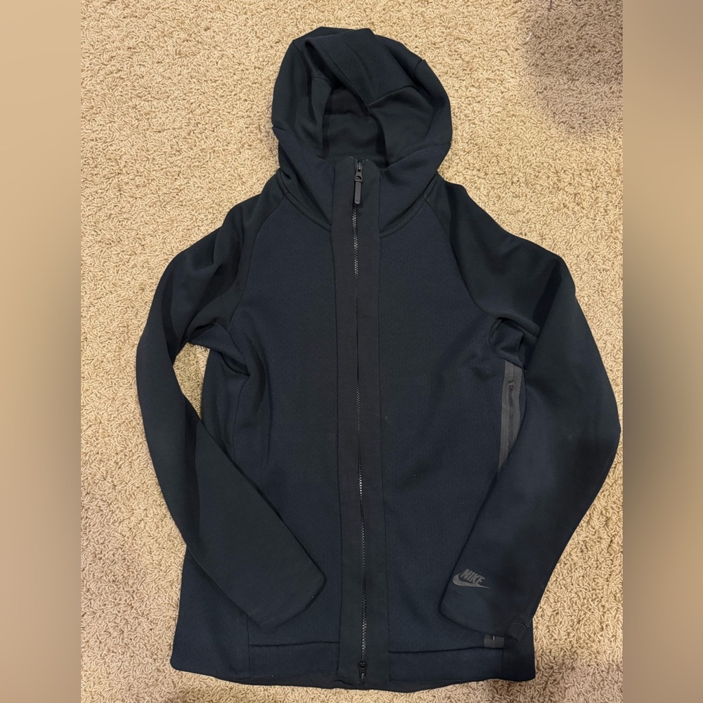 Men’s nike tech fit hoodie. Black. size medium.